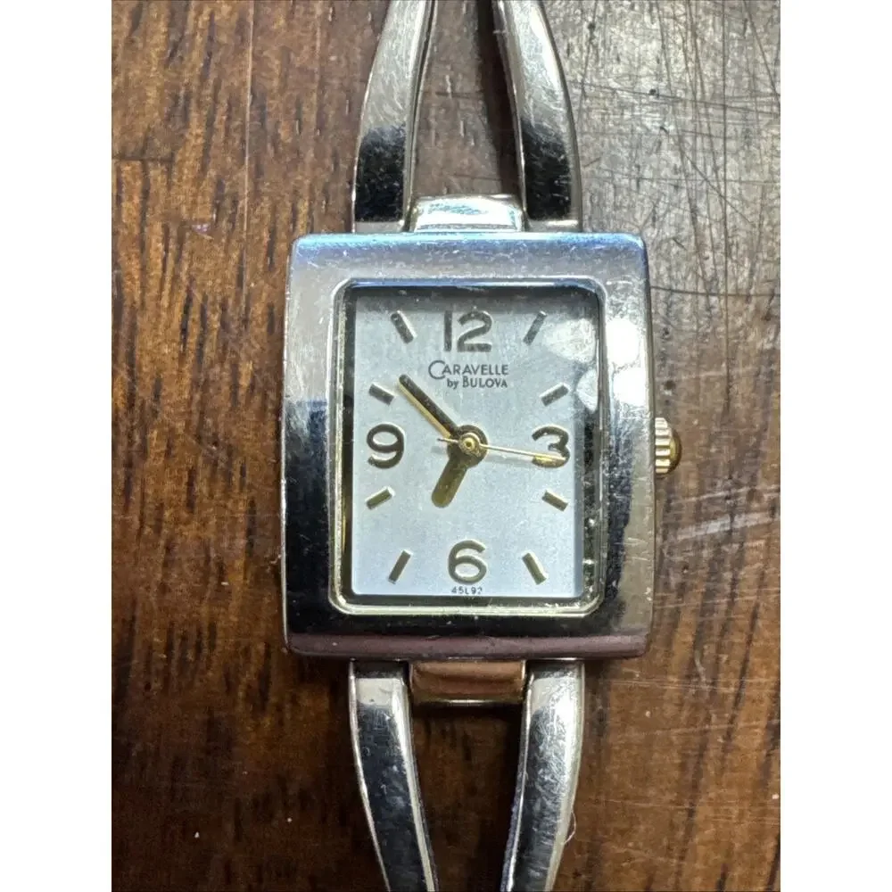 Caravelle Bulova Womens Watch Gold Silver Tone Needs Battery